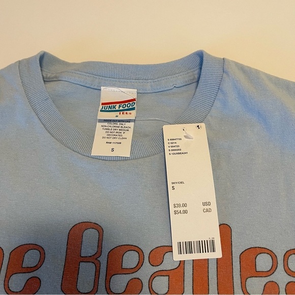 The Beatles T-Shirt Yellow Submarine Small New With Tags - Picture 4 of 8